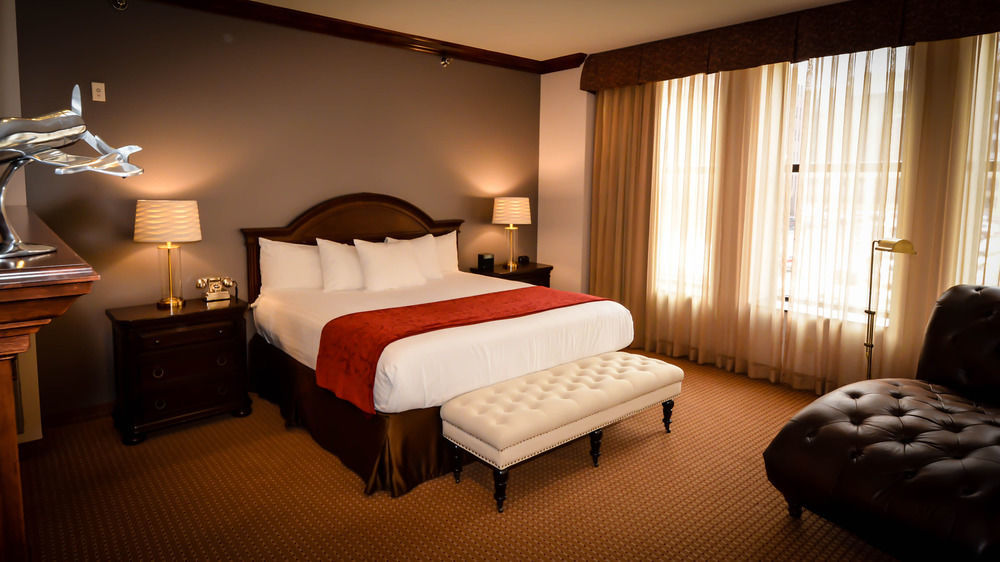Des Lux Hotel Des Moines Exterior photo